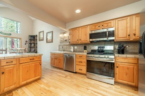 Beautiful View to Outside / Lots of Light