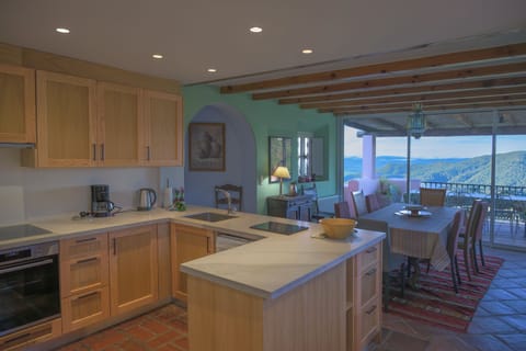 New kitchen and dining room