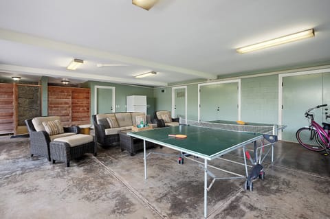 LOWER LEVEL COVERED/OUTDOOR LOUNGE AREA