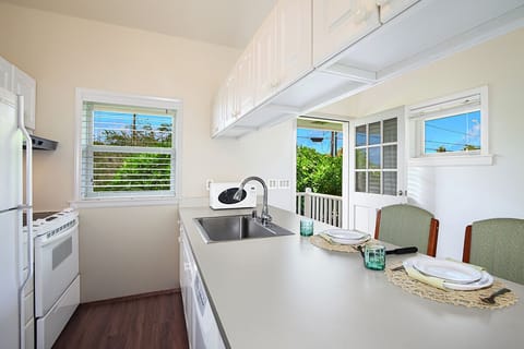 GUEST COTTAGE KITCHEN