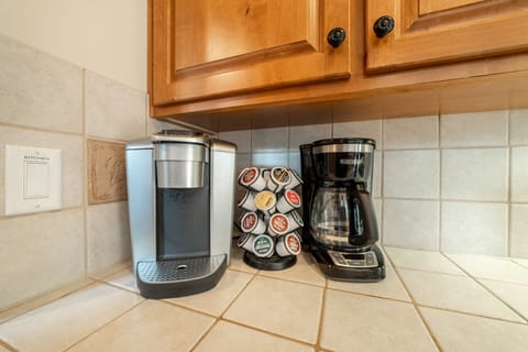 Coffee Time! / Keurig Coffee Brewer with Pods / Drip Coffee Maker