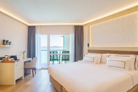 The Level Grand Premium Room | Egyptian cotton sheets, premium bedding, minibar, in-room safe