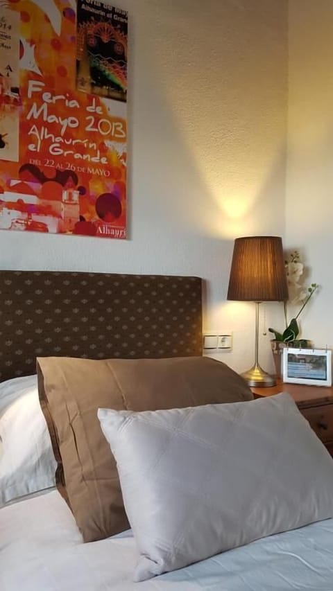 Standard Double Room, 2 Twin Beds | Hypo-allergenic bedding, free WiFi, bed sheets