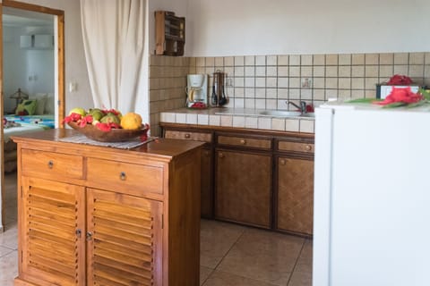 Family Apartment, 2 Bedrooms, Lagoon View (Fare Anoari) | Private kitchen | Fridge, microwave