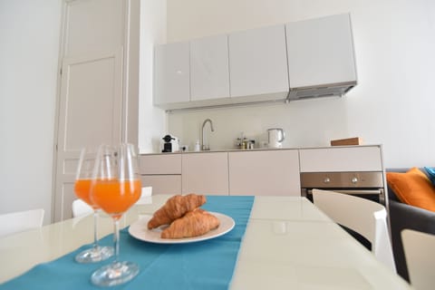 Deluxe Studio, Sea View | Private kitchen | Full-size fridge, oven, stovetop, dishwasher