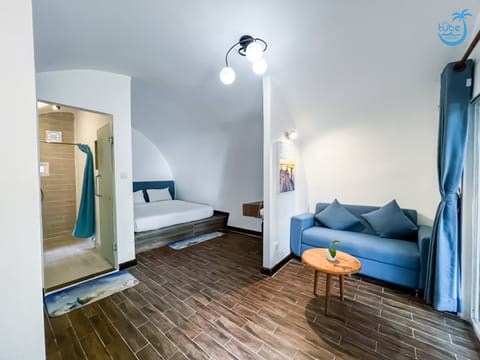 Deluxe Double Room, Garden View | Minibar, in-room safe, desk, free WiFi