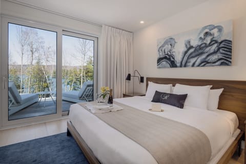 Villa 4 chambres, espace Villas, vue lac | Hypo-allergenic bedding, in-room safe, individually decorated