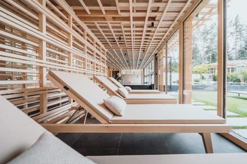 Sauna, hot tub, steam room, body treatments, hydrotherapy, aromatherapy