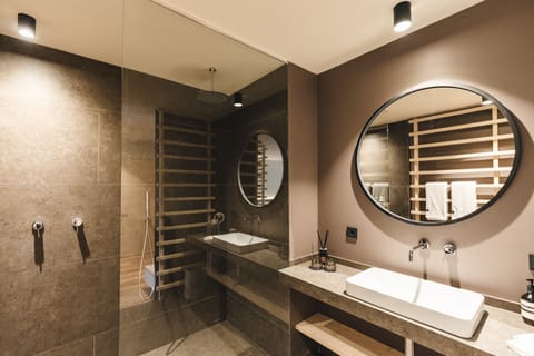 Free toiletries, hair dryer, bathrobes, slippers