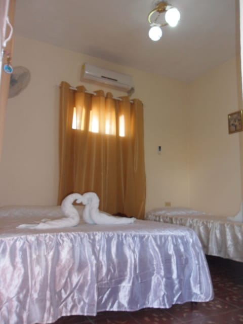 Traditional Triple Room, 1 Bedroom, Tower | Egyptian cotton sheets, premium bedding, minibar, individually decorated