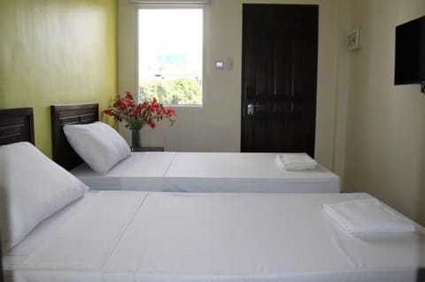 Standard Twin Room | Iron/ironing board, rollaway beds, free WiFi, bed sheets