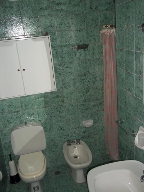 Hair dryer, bidet, towels, shampoo