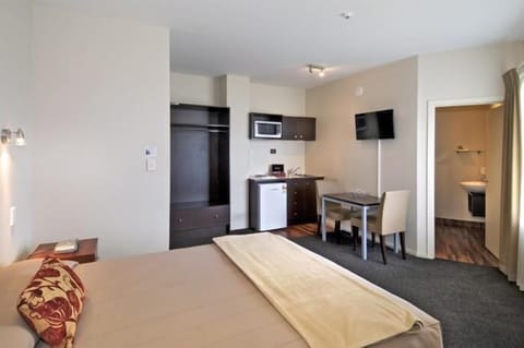 Studio Suite, 2 Twin Beds | Premium bedding, Select Comfort beds, in-room safe