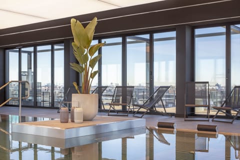 Indoor pool, sun loungers