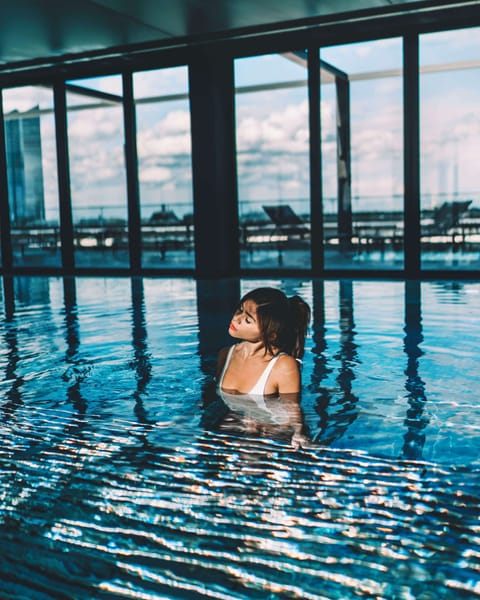 Indoor pool, sun loungers