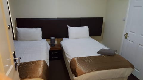 Twin Room, Ensuite | Soundproofing, free WiFi, bed sheets