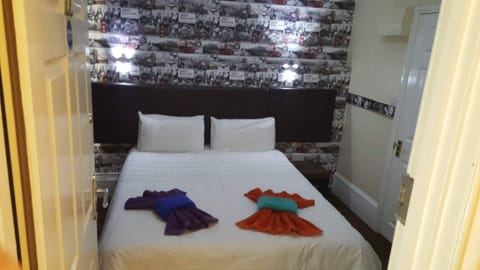 Double Room, 1 Double Bed, Ensuite | Soundproofing, free WiFi, bed sheets