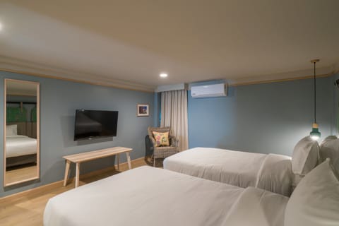 Premium bedding, free minibar, in-room safe, blackout drapes