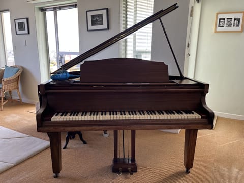 Monington & Weston Grand piano