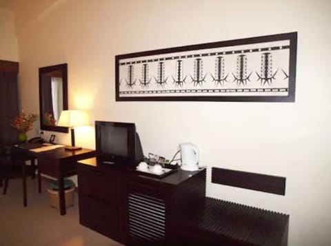 Executive Room | In-room safe, desk, iron/ironing board, rollaway beds