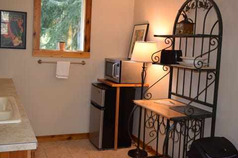 Studio Suite, Multiple Beds, Non Smoking, Ocean View | Individually decorated, individually furnished, iron/ironing board