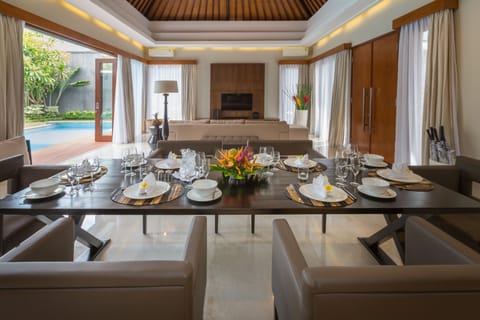Villa, 3 Bedrooms, Private Pool, Pool View | In-room dining