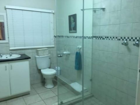 Deep soaking tub, rainfall showerhead, free toiletries, towels