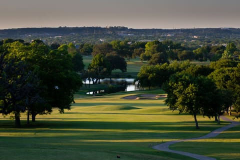 Signature par 4 on Riverhill Golf Course