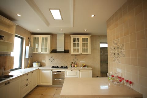 Villa, Multiple Bedrooms | Private kitchen | Fridge, microwave, stovetop, cookware/dishes/utensils
