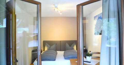 Basic Double Room, 1 Bedroom, Mountain View | Down comforters, free WiFi, bed sheets