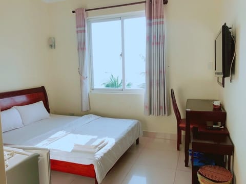 Superior Double Room, Sea View | Minibar, in-room safe, desk, free WiFi