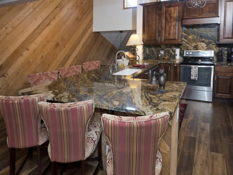 Kitchen w/ Counter Seating