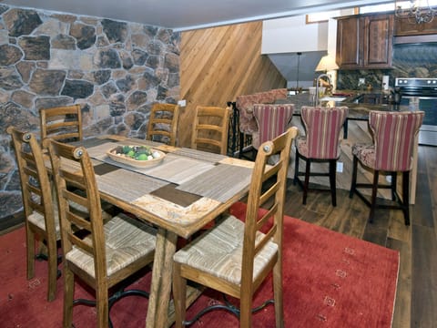 Dining Area Seating for 6