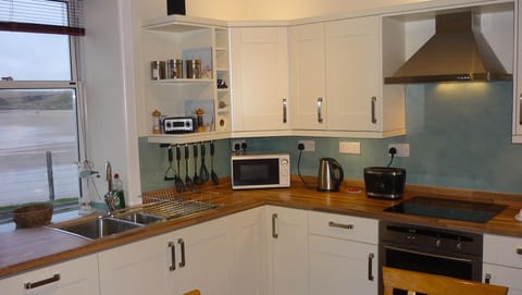 The kitchen - the only place I like washing up!