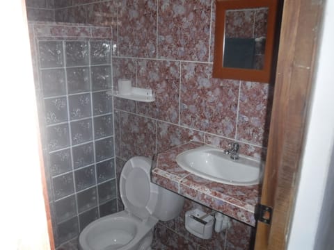 Standard Double Room, 2 Double Beds, Private Bathroom, Garden View | Bathroom | Shower, free toiletries, hair dryer, towels