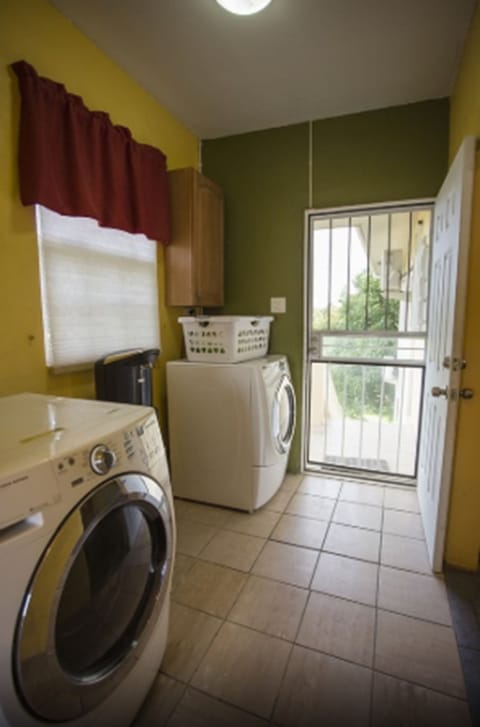 Family Apartment, Multiple Beds, Non Smoking | Laundry