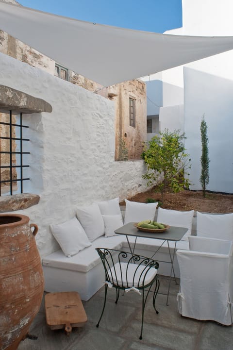 The courtyard / Patio