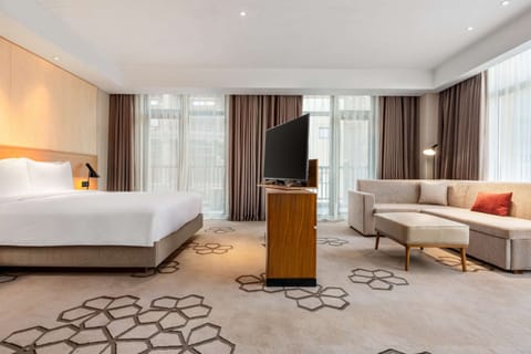 1 bedroom, minibar, in-room safe, desk