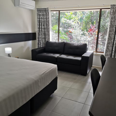 King Room, River View | 1 bedroom, Egyptian cotton sheets, premium bedding, pillowtop beds