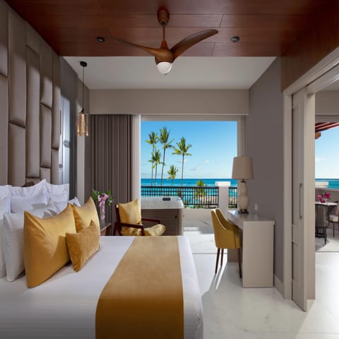 Preferred Club Master Suite Ocean Front | Premium bedding, down comforters, free minibar, in-room safe