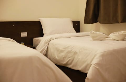 Classic Twin Room, 2 Twin Beds, Non Smoking | Egyptian cotton sheets, premium bedding, memory foam beds, minibar