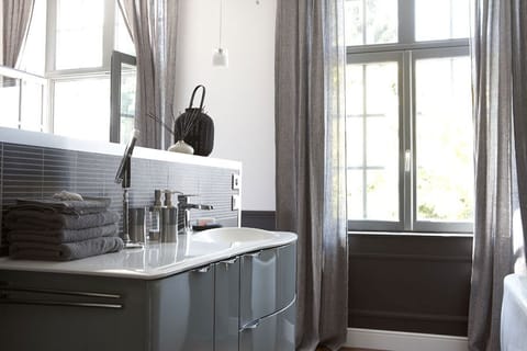 Superior Suite, Ensuite, Garden View | Bathroom