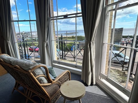 Deluxe Double Room, Sea View | Free WiFi, bed sheets