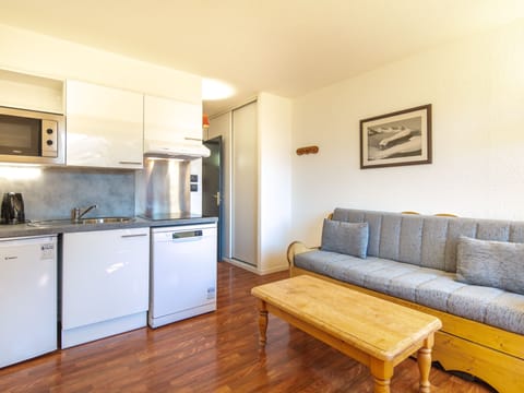 Studio for 4 persons | Private kitchen | Fridge, microwave, stovetop, dishwasher