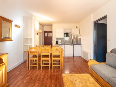 Appartement 2 rooms 6 persons | Private kitchen | Fridge, microwave, stovetop, dishwasher