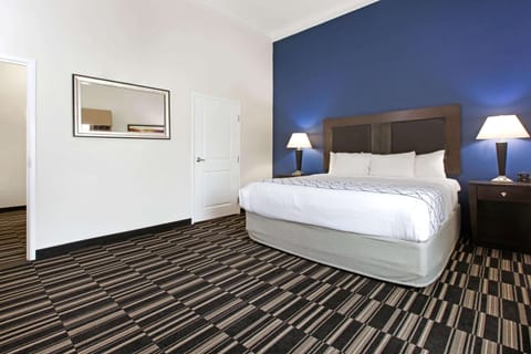 Deluxe Suite, 1 Bedroom, Non Smoking | Premium bedding, desk, laptop workspace, blackout drapes