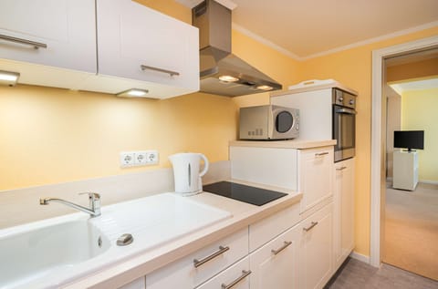 Apartment | Private kitchenette | Mini-fridge