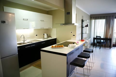 Superior Apartment, 2 Bedrooms, Balcony | Private kitchen