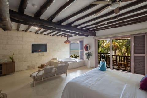 Master Suite El Mar | Premium bedding, in-room safe, individually decorated