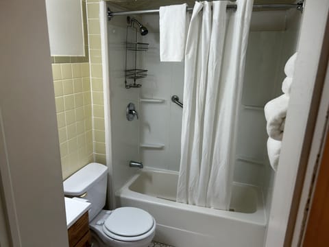 Double Room, Ensuite (King Efficiency  ) | Bathroom
